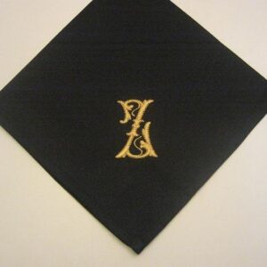 6 Monogrammed dinner napkins (includes shipping in the US) Great wedding gift